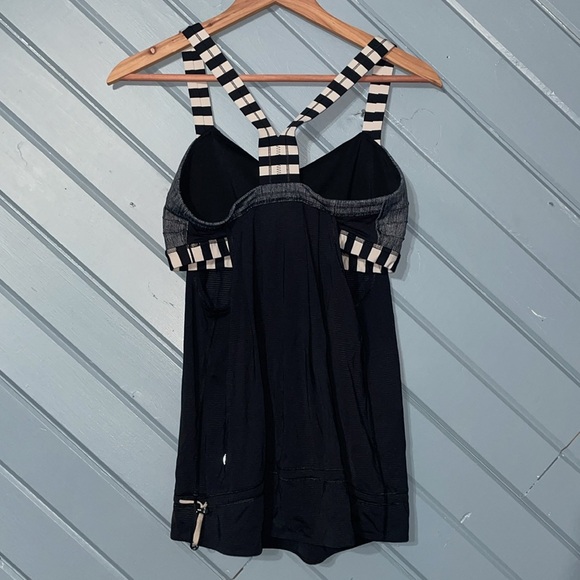 🥳 Lululemon Athletica Rest Less Black Tank Top with Striped Straps - Picture 5 of 10
